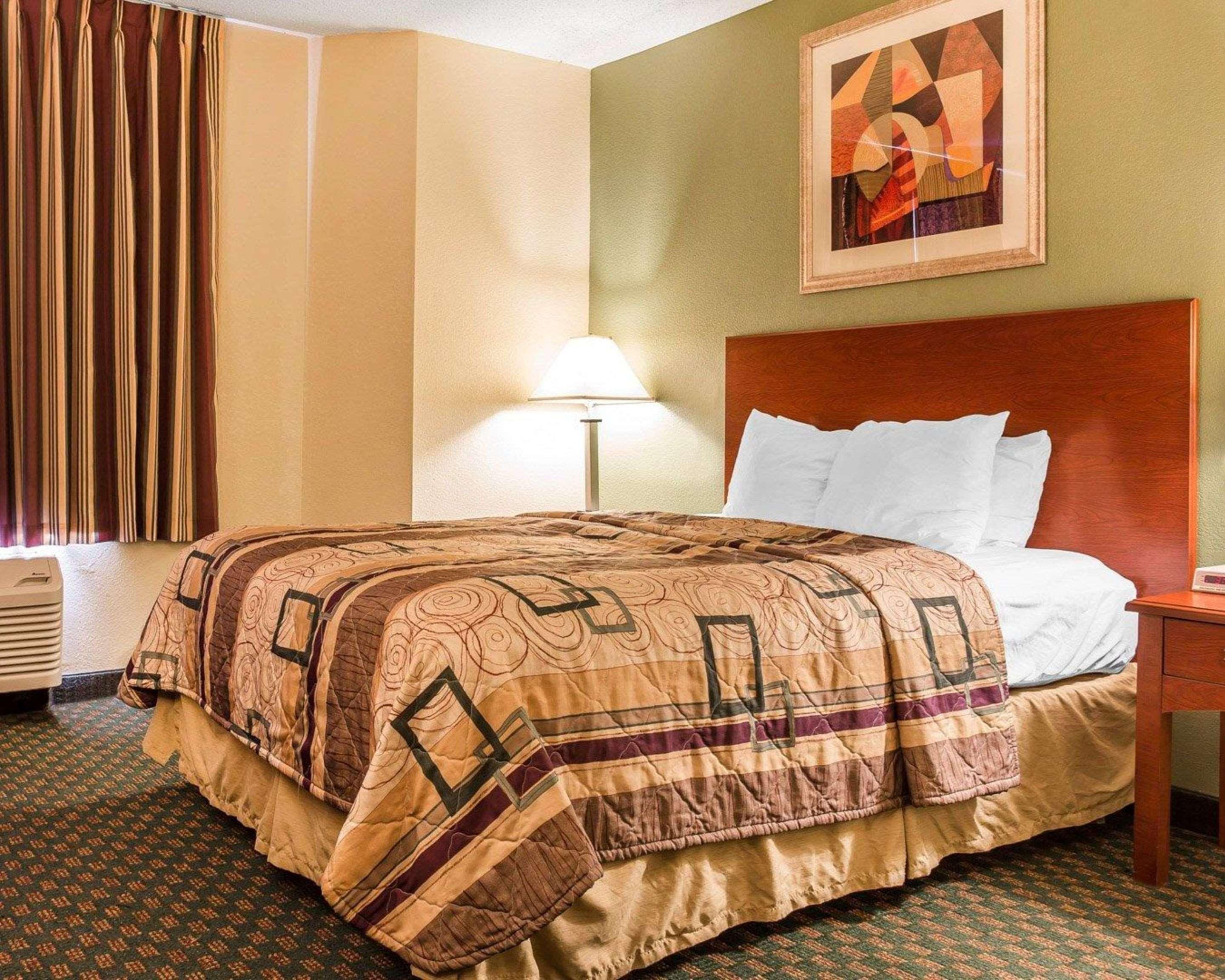 Inn Sleep Near Ft Jackson 2*
