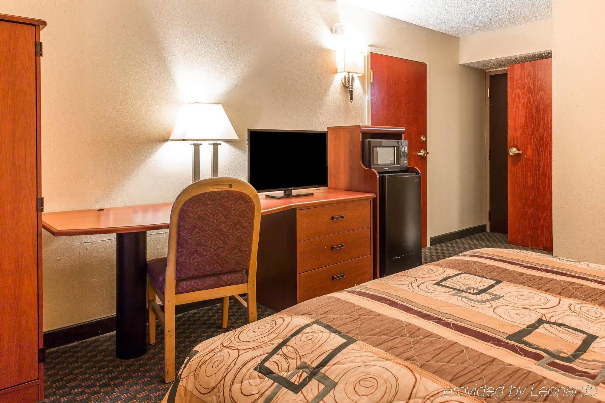 Inn Sleep Near Ft Jackson 2*